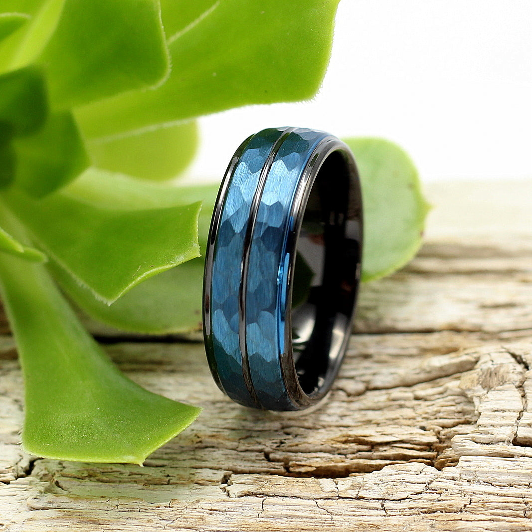 Men's black tungsten ring with blue hammer finish, 8mm wedding band with matt hammer finish. New trend for 2021 in men's jewellery. Hashtag Bamboo SA.