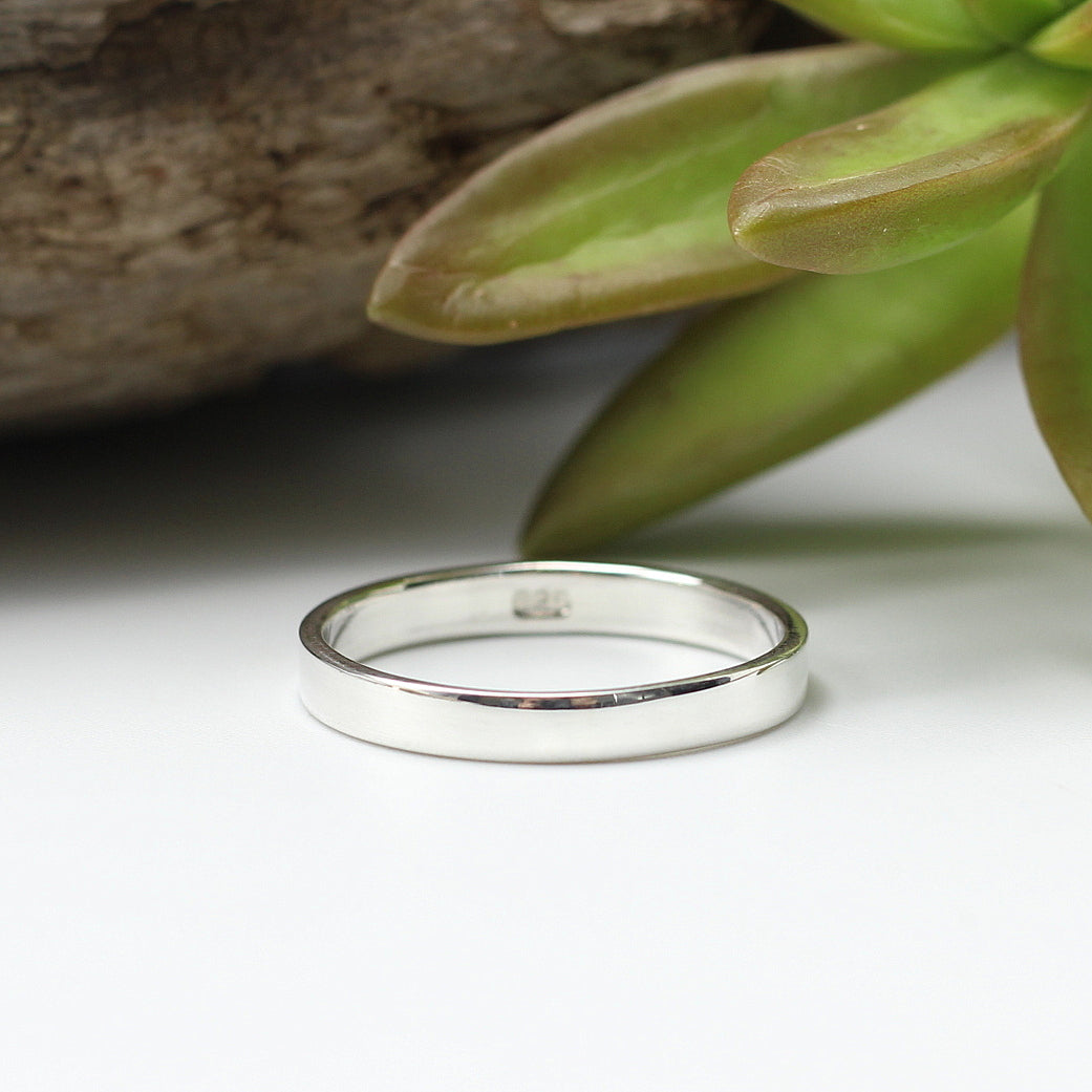 925 silver ring, 3mm flat band, perfect for personalising, either on the inside or outside. Engraving only R60.