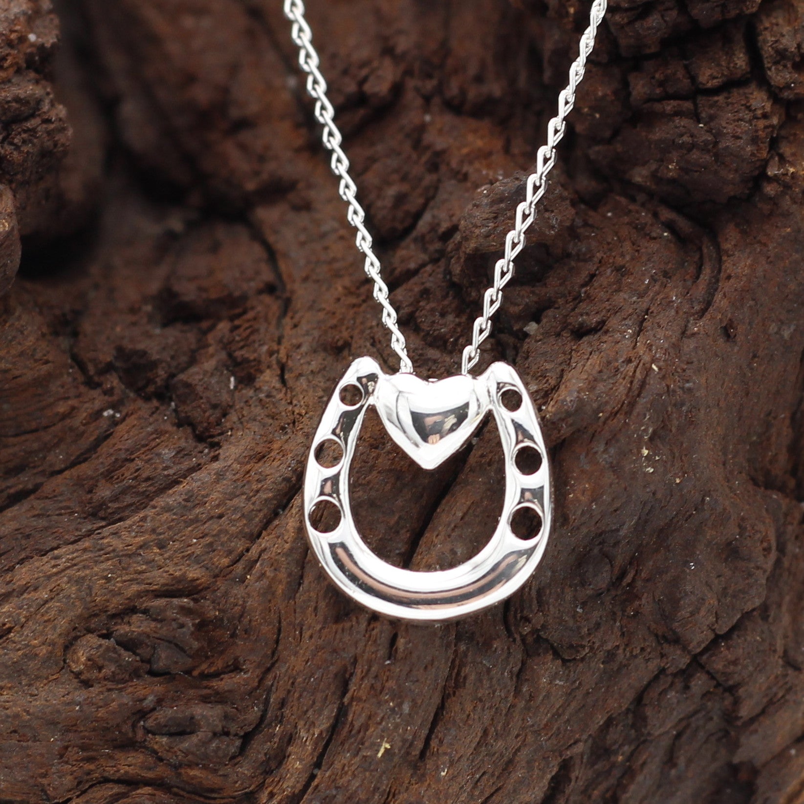 925 Sterling Silver Horseshoe Heart Pendant - Hashtag Bamboo