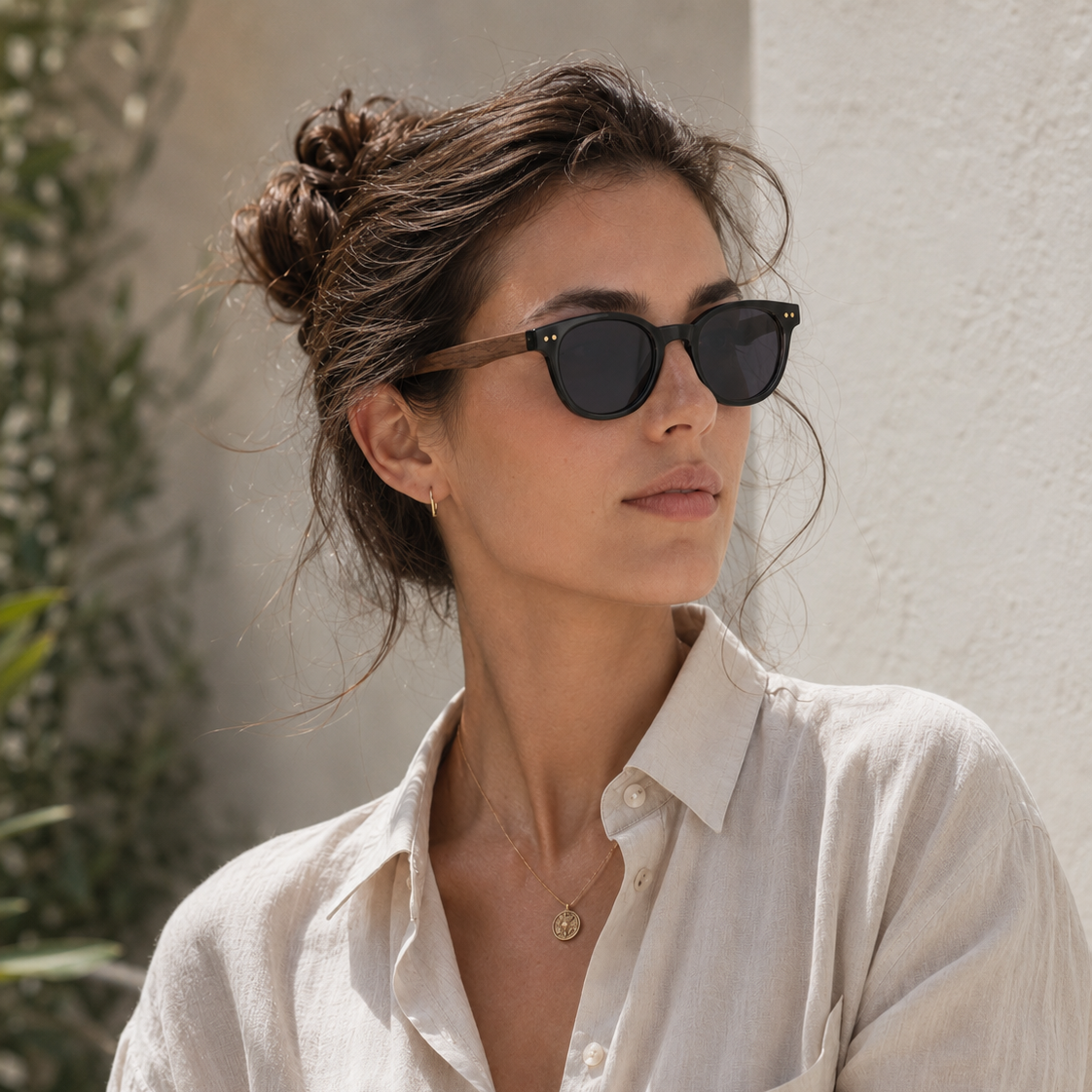 MARISOL BLACK | Round Polarised Sunglasses | Natural Wood Arms