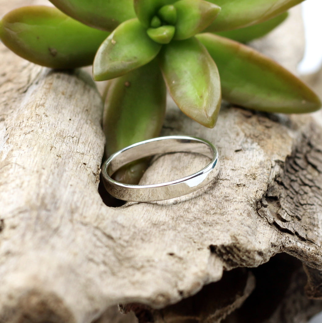 925 silver ring, 3mm flat band, perfect for personalising, either on the inside or outside. Engraving only R60.