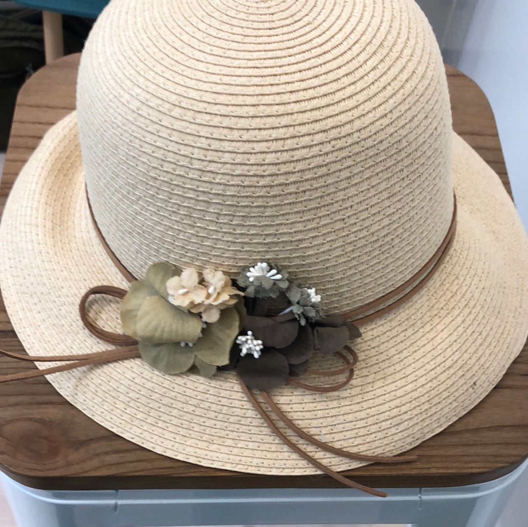 Hat Rattan with Flower Detail